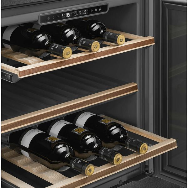 Smeg CVI129G - серія LINEA - Вбудована шафа для зберігання вина, 29 пляшок, 60 см, петлі змінні CVI129G фото