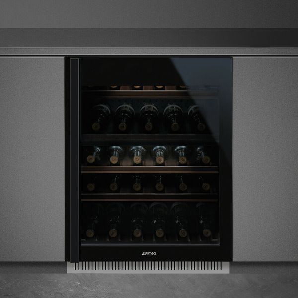 Smeg CVI638RN3 - серія DOLCE STIL NOVO - Вбудована шафа для зберігання вина, 38 пляшок, 82 см, під стільницю, петлі праворуч CVI638RN3 фото