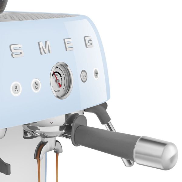 Smeg EGF03PBEU - серія 50'S RETRO STYLE - Кавомашина еспресо з вбудованою кавомолкою, колір пастельно-блакитний egf03pbeu фото
