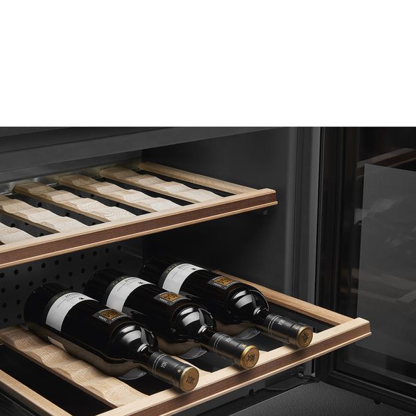 Smeg CVI621RWNR3 - серія DOLCE STIL NOVO - Вбудована шафа для зберігання вина, 21 пляшка, 45 см, петлі праворуч, WiFi cvi621rwnr3 фото