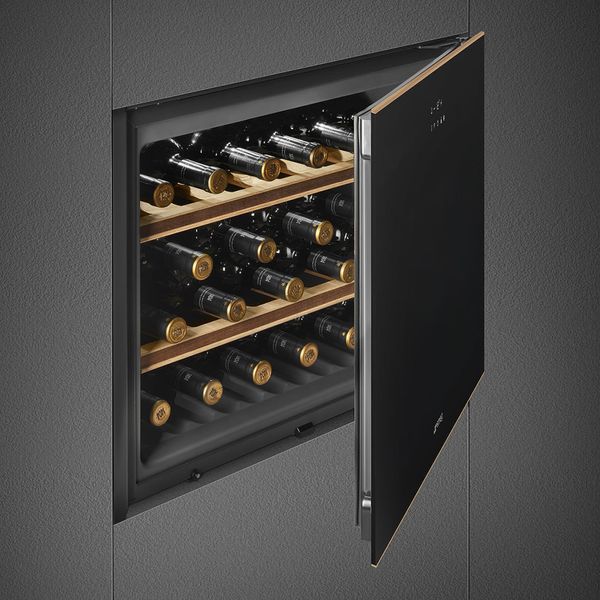 Smeg CVI621RWNR3 - серія DOLCE STIL NOVO - Вбудована шафа для зберігання вина, 21 пляшка, 45 см, петлі праворуч, WiFi cvi621rwnr3 фото
