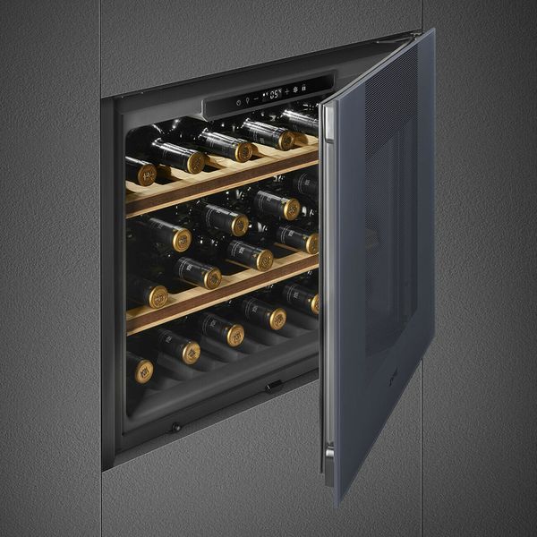 Smeg CVI121G - серія LINEA - Вбудована шафа для зберігання вина, 21 пляшка, 45 см, петлі змінні CVI121G фото