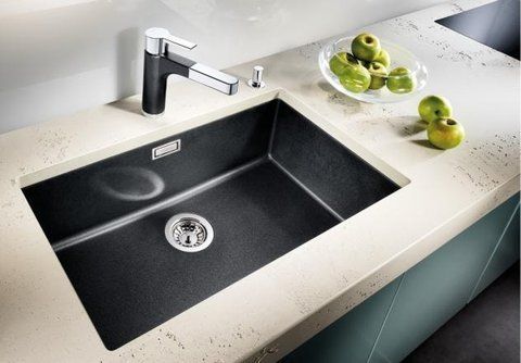 Кухонная мойка Blanco SUBLINE 700-U Silgranit&reg; цвет черный с отводной арматурой InFino (526001) монтаж под столешницу 526001 фото