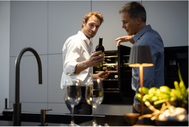 Встраиваемый холодильник для вина Franke FMY 24 WCR BK (131.0690.488) Черное стекло 131.0690.488 фото