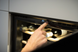 Встраиваемый холодильник для вина Franke FMY 24 WCR BK (131.0690.488) Черное стекло 131.0690.488 фото 2